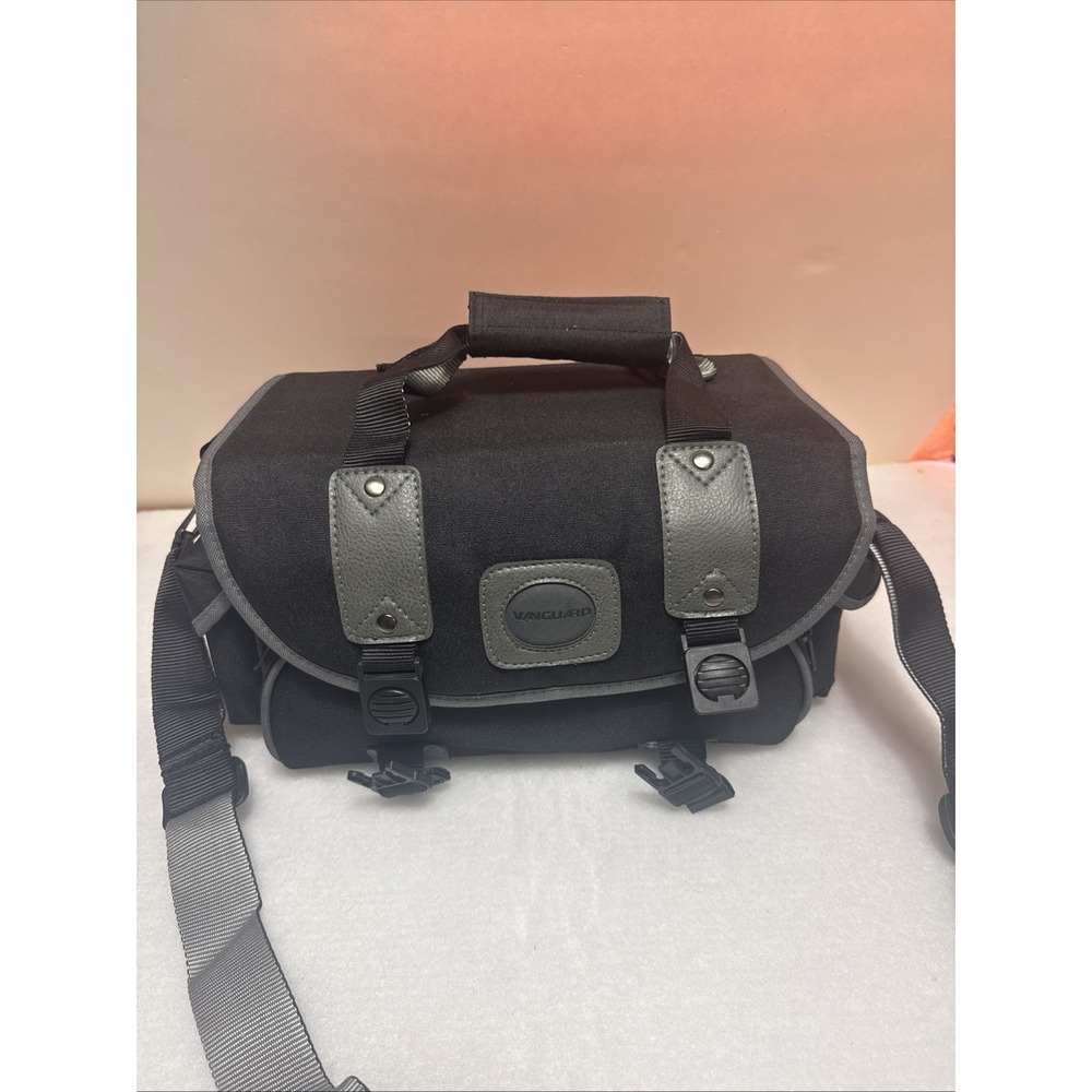 Vanguard Black Camera Bag Golf Series w/ 4 Exterior pockets
